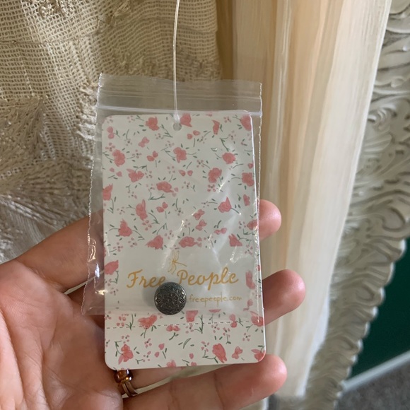 NWT FREE PEOPLE size 4 knee length, tea dress with sheer, flare sleeves🤩 - Picture 3 of 9